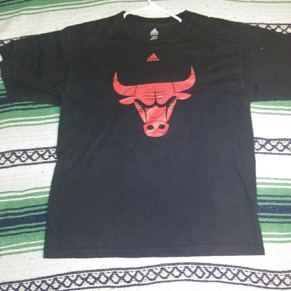 Large Black Adidas Chicago Bulls Shirt!